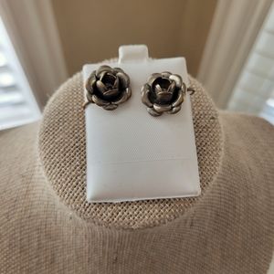 Pretty flower earrings